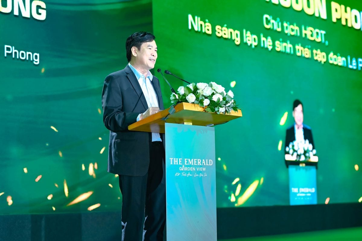 Bục phát biểu tại lễ kick-off dự án The Emerald Garden View ngày 11/11/2025